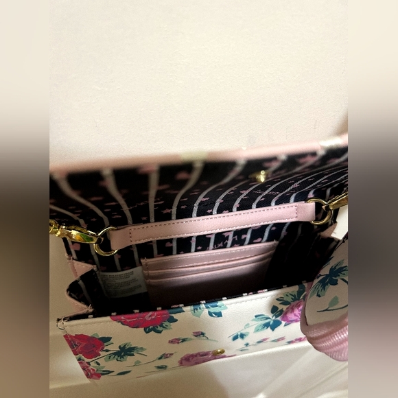 Purse - Picture 3 of 4